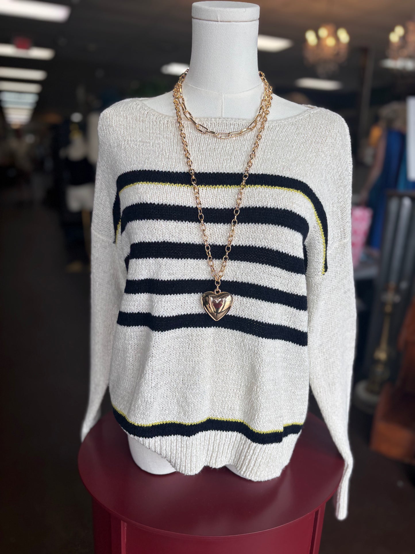 Black white sweater small