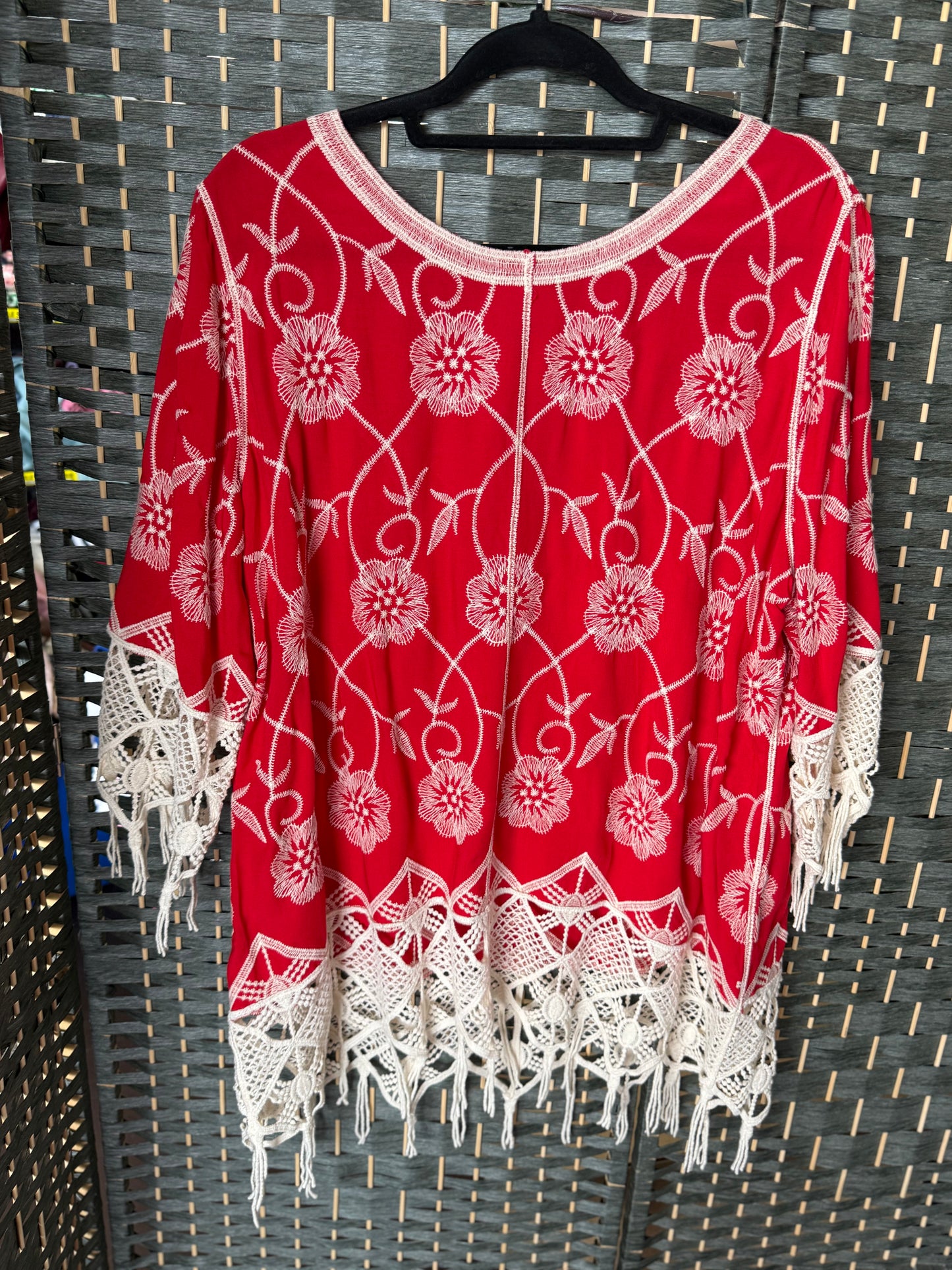 MED. RED AND LACE TOP