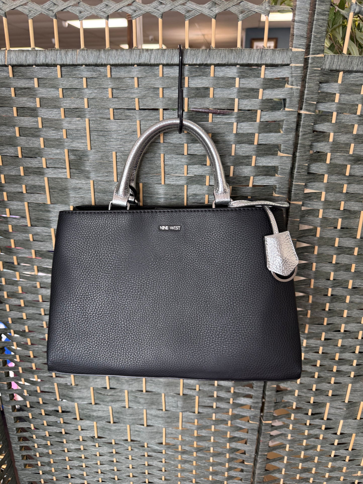 NINE WEST HAND BAG