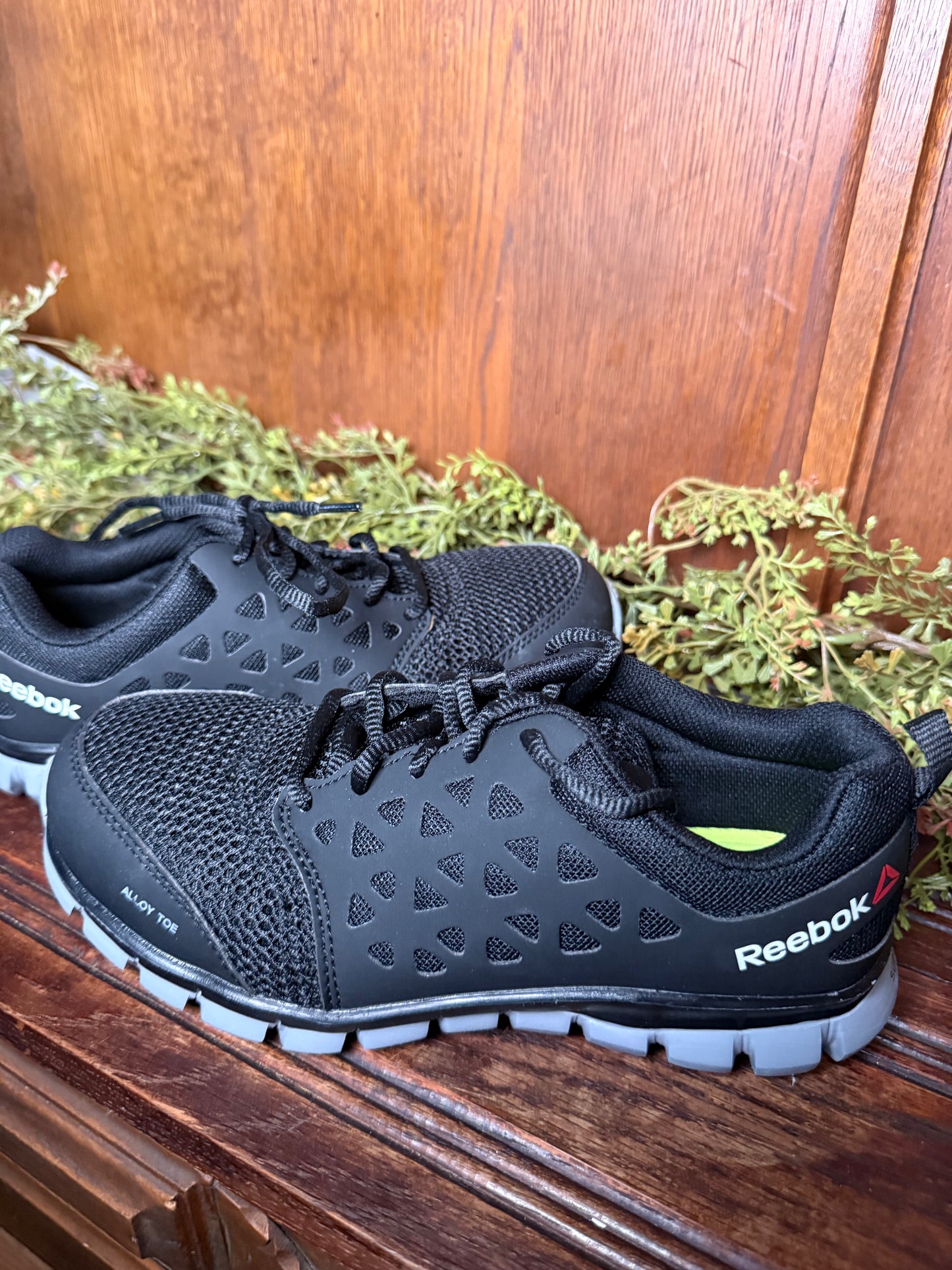5.5 black reeboks