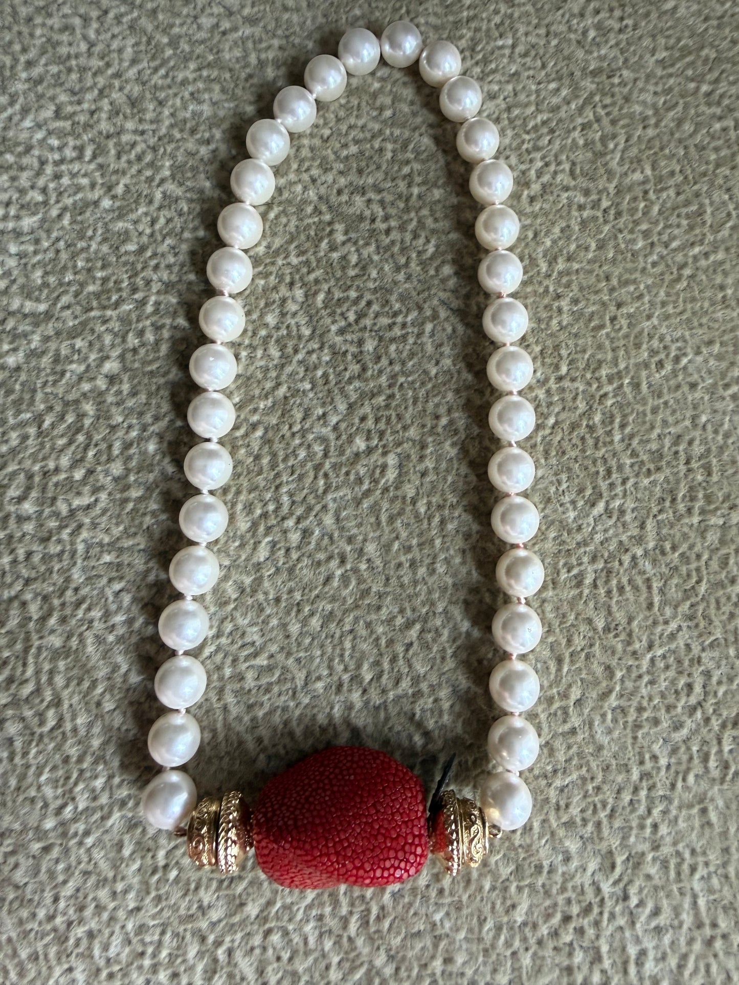 pearl necklace red accent