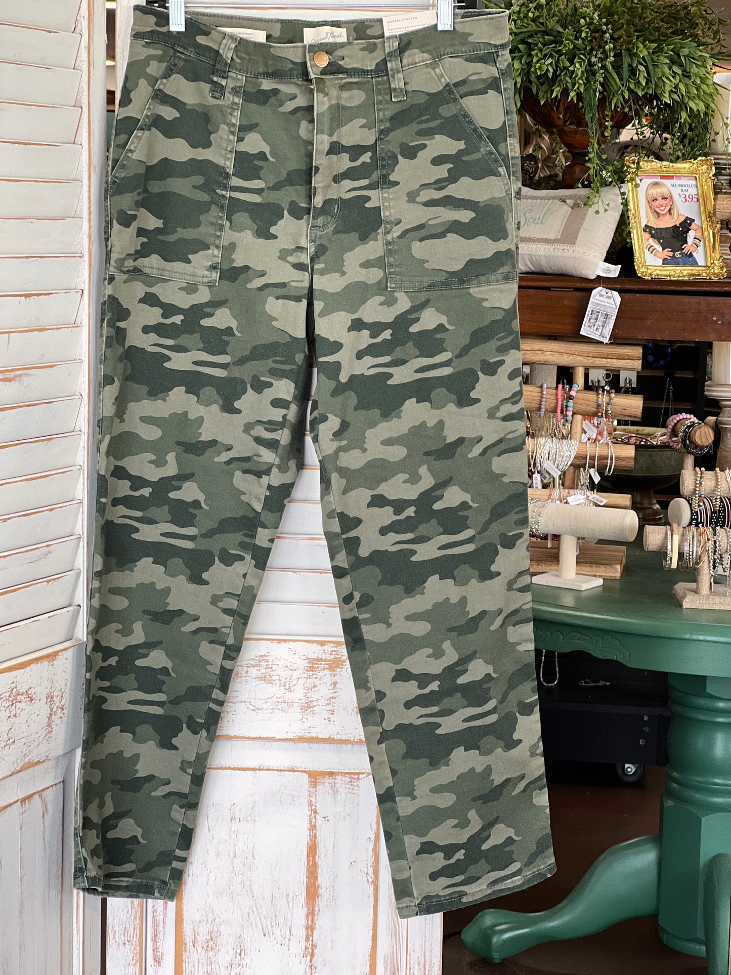 Size 12 universal threads Camo pants