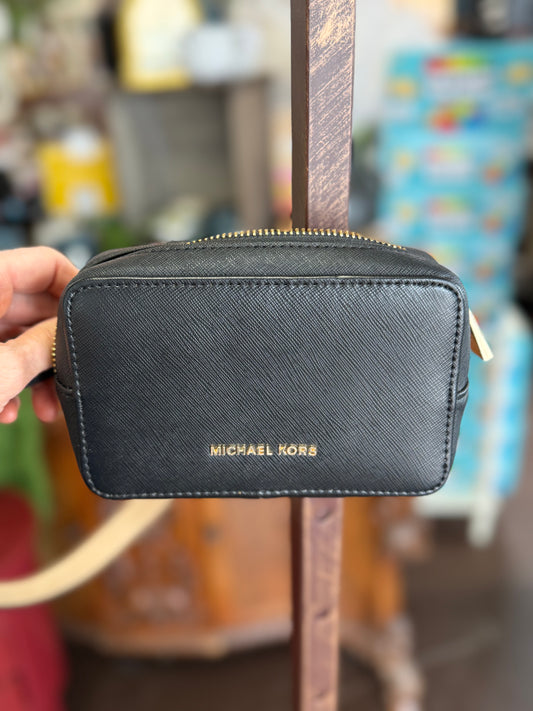 clutch purse