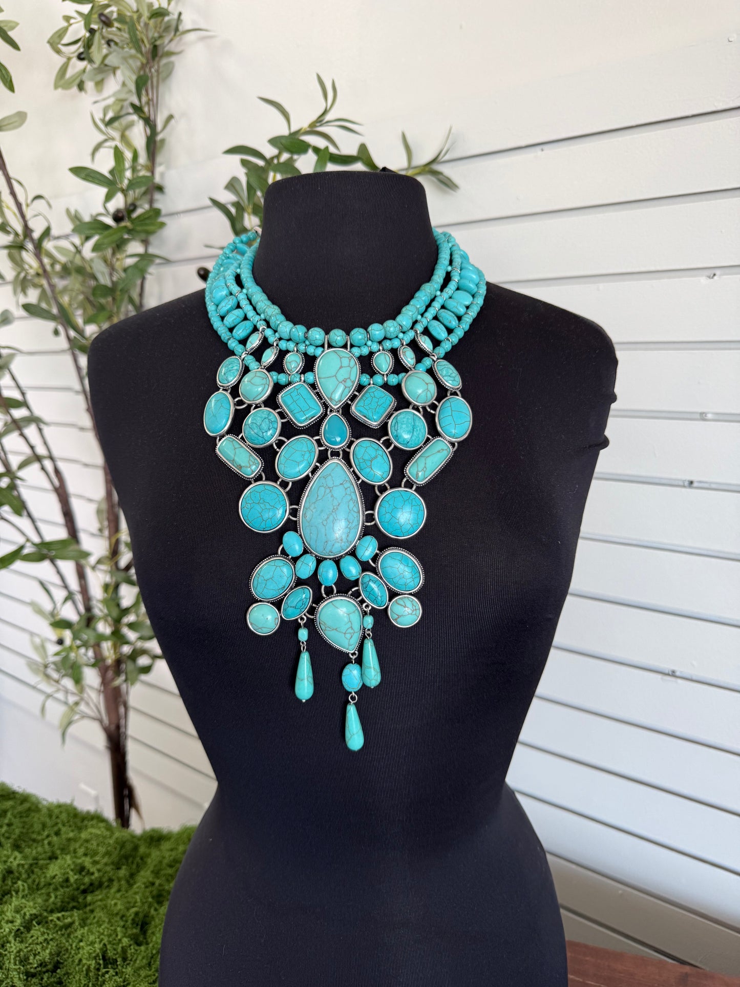 Turquoise beaded Necklace