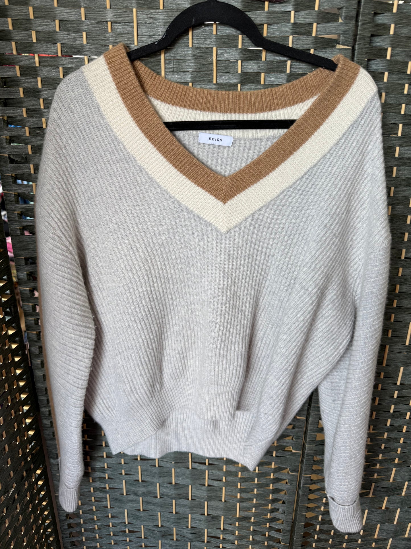 MED/LG. VNECK SWEATER