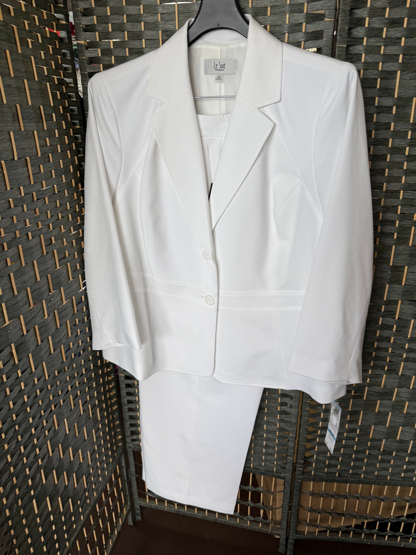 SZ 20. PANT SUIT NWT