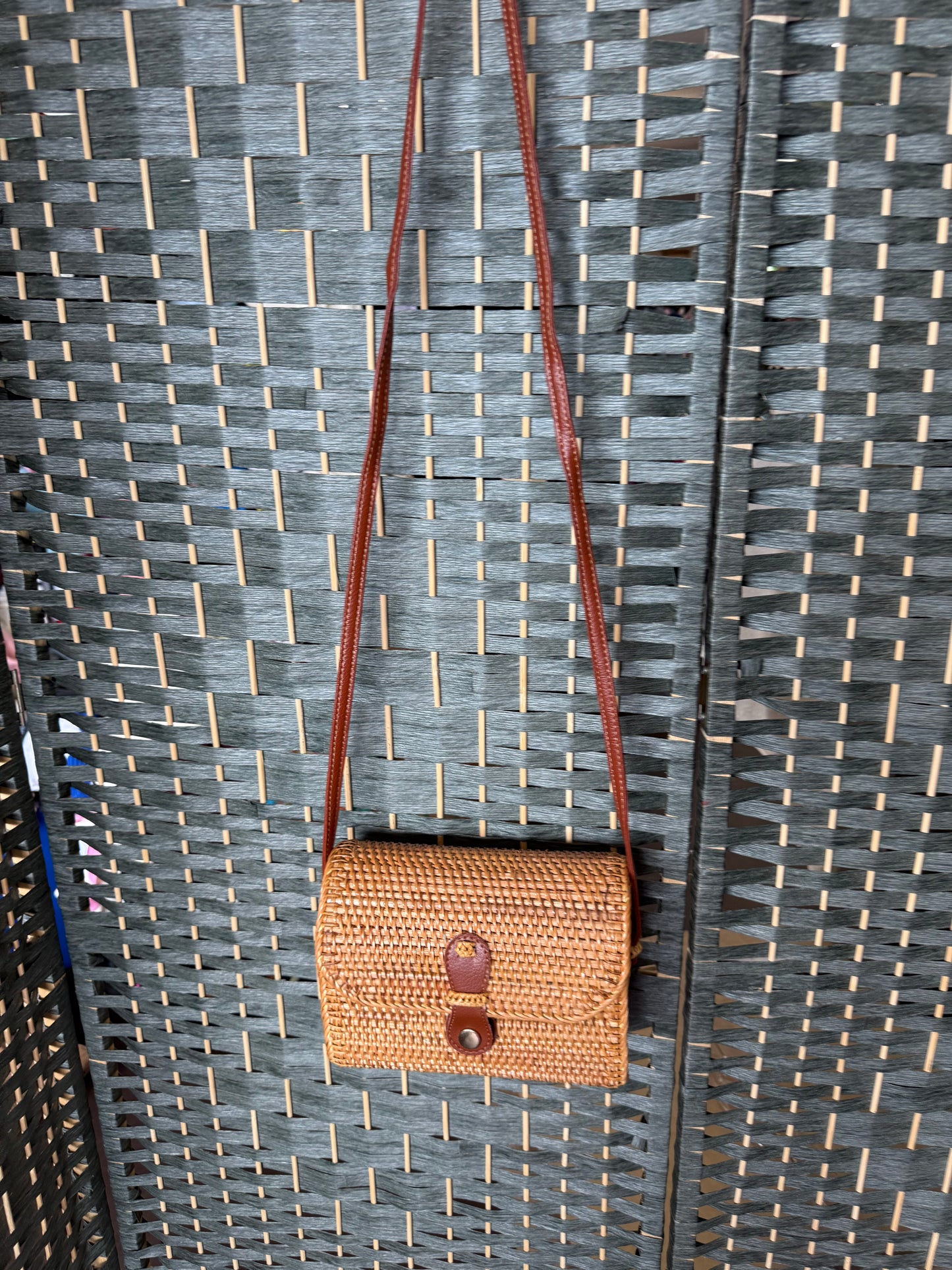 CUTE WICKER PURSE