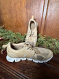 7.5 On clouds tennis shoes
