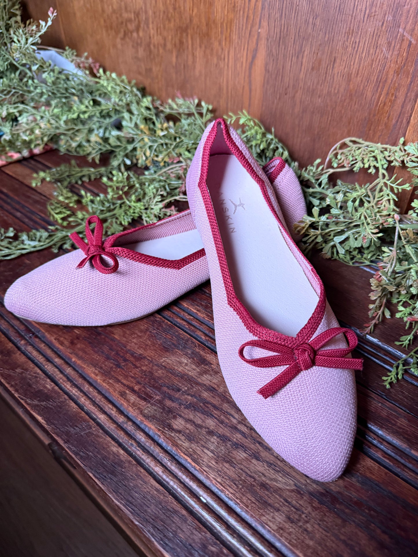 7.5 pink flats with bow