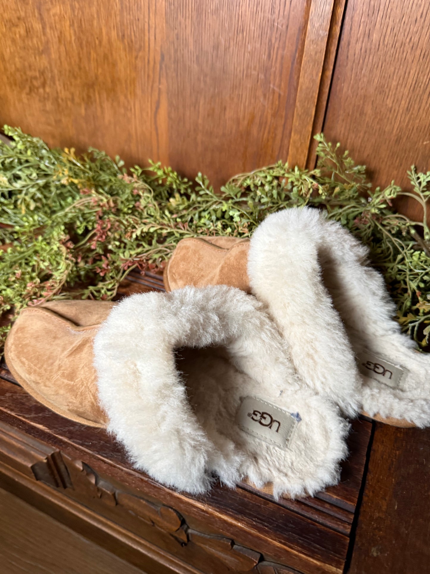 9 ugg slides