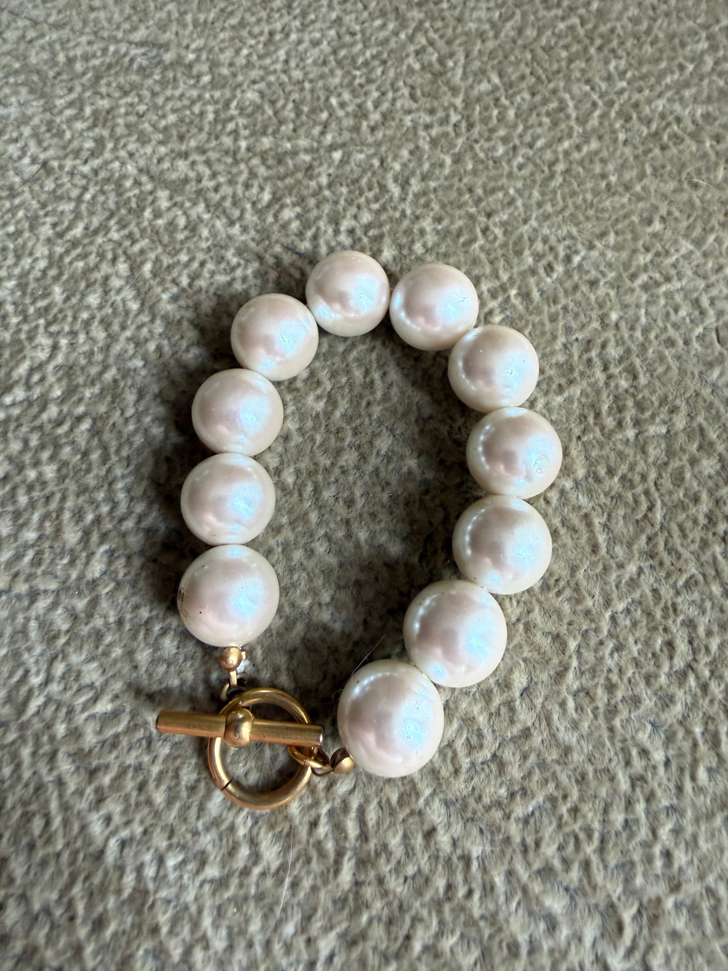 pearl bracelet