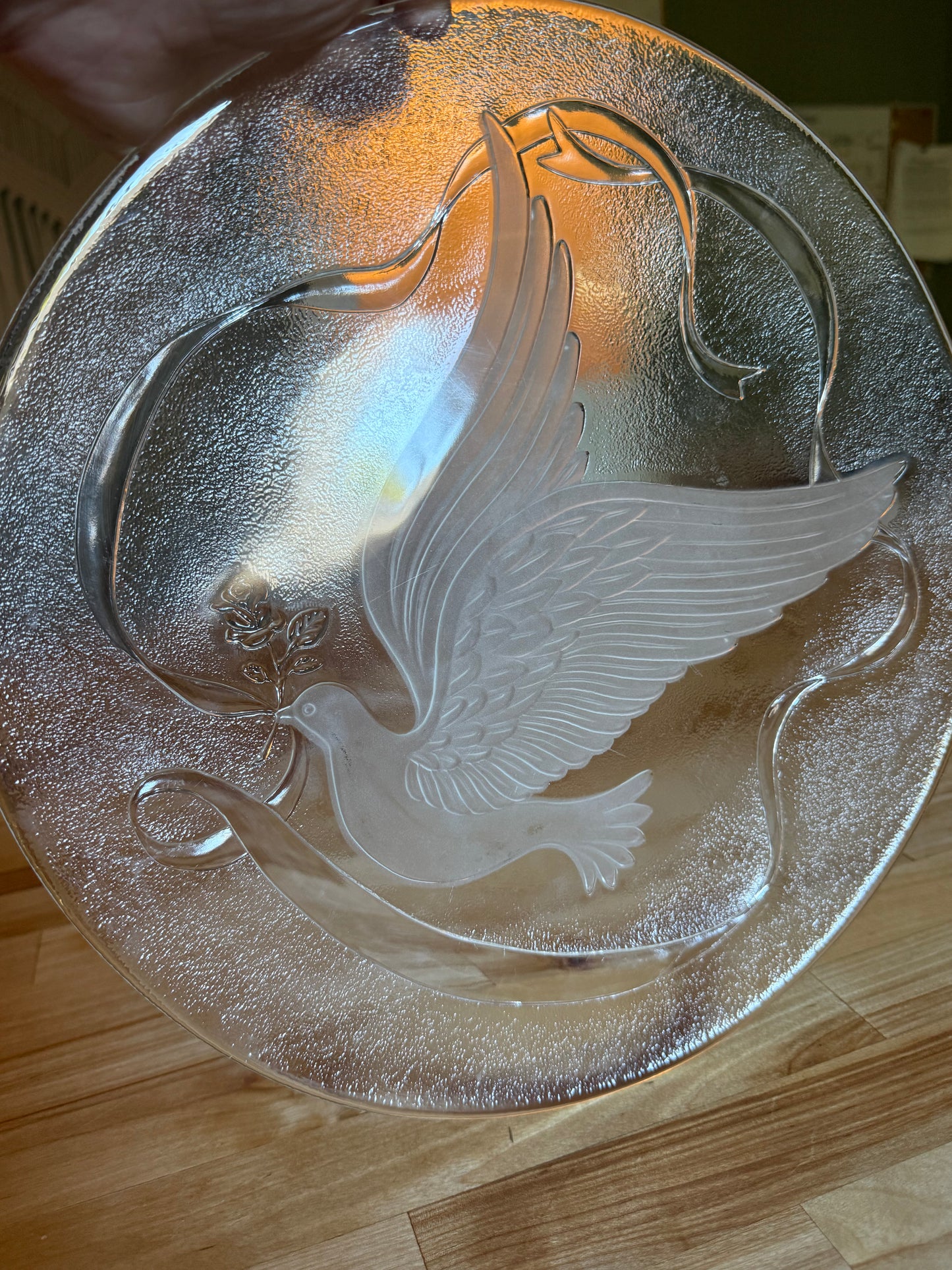 ETCHED GLASS DOVE PLATE